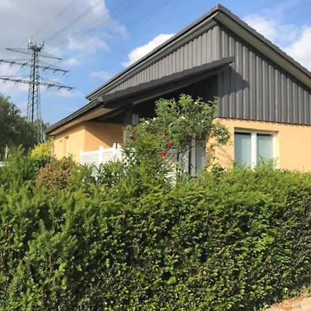 Komfortables Einzelhaus Mit Garten Halstenbek Exteriör bild