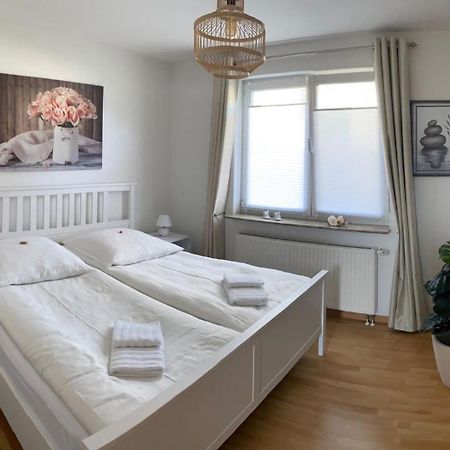 Komfortables Einzelhaus Mit Garten Halstenbek Exteriör bild