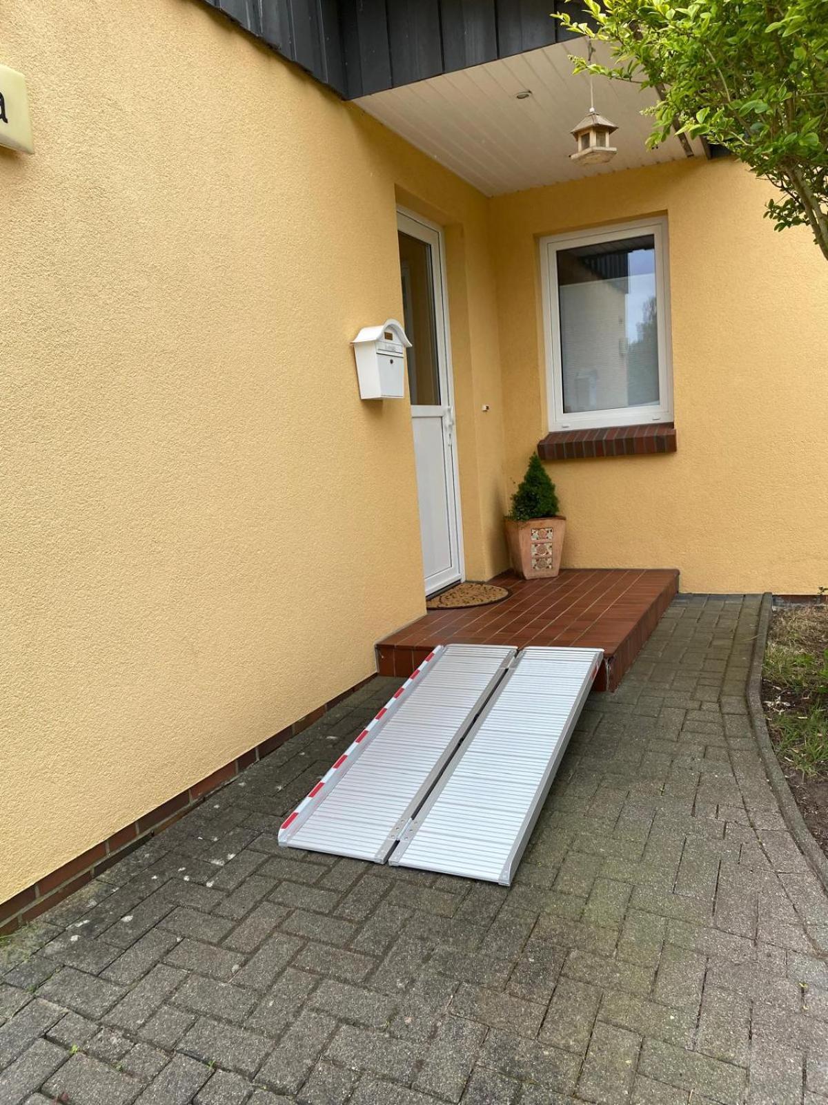 Komfortables Einzelhaus Mit Garten Halstenbek Exteriör bild